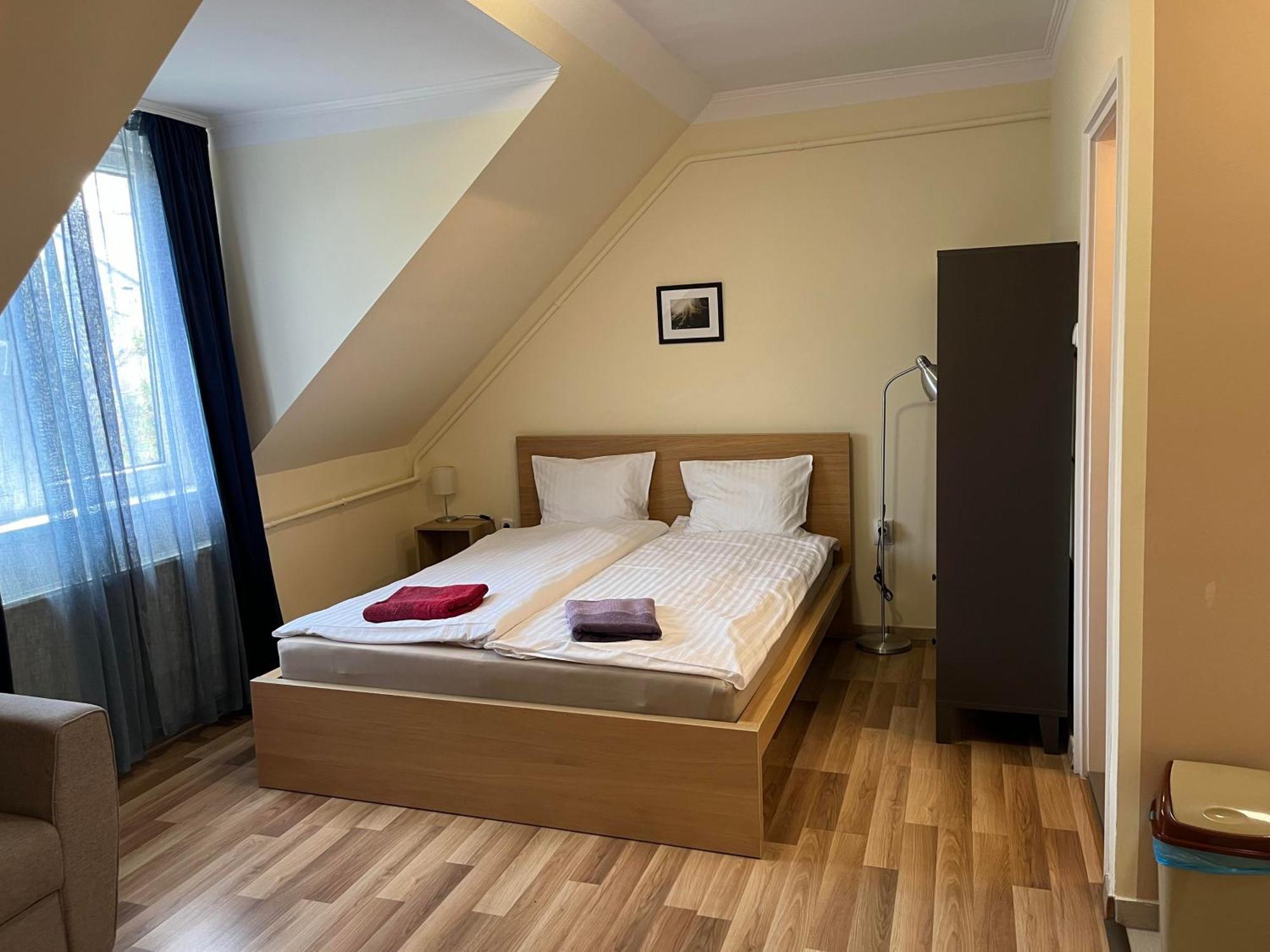 Petoefi Vendeghaz Hotel Егер Екстериор снимка
