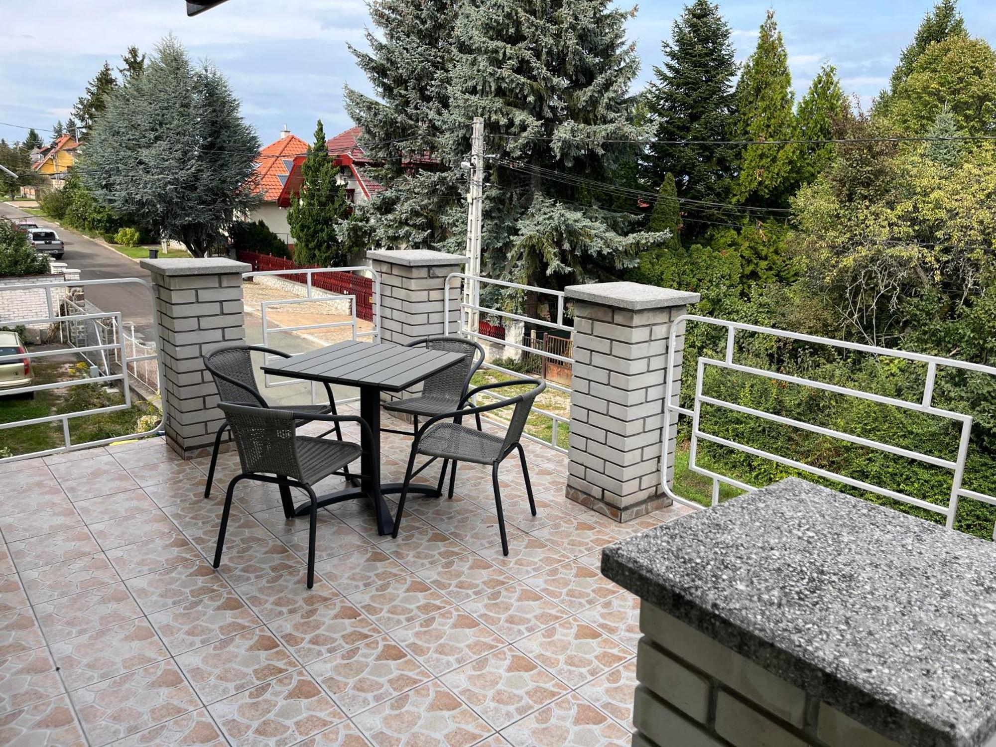 Petoefi Vendeghaz Hotel Егер Екстериор снимка