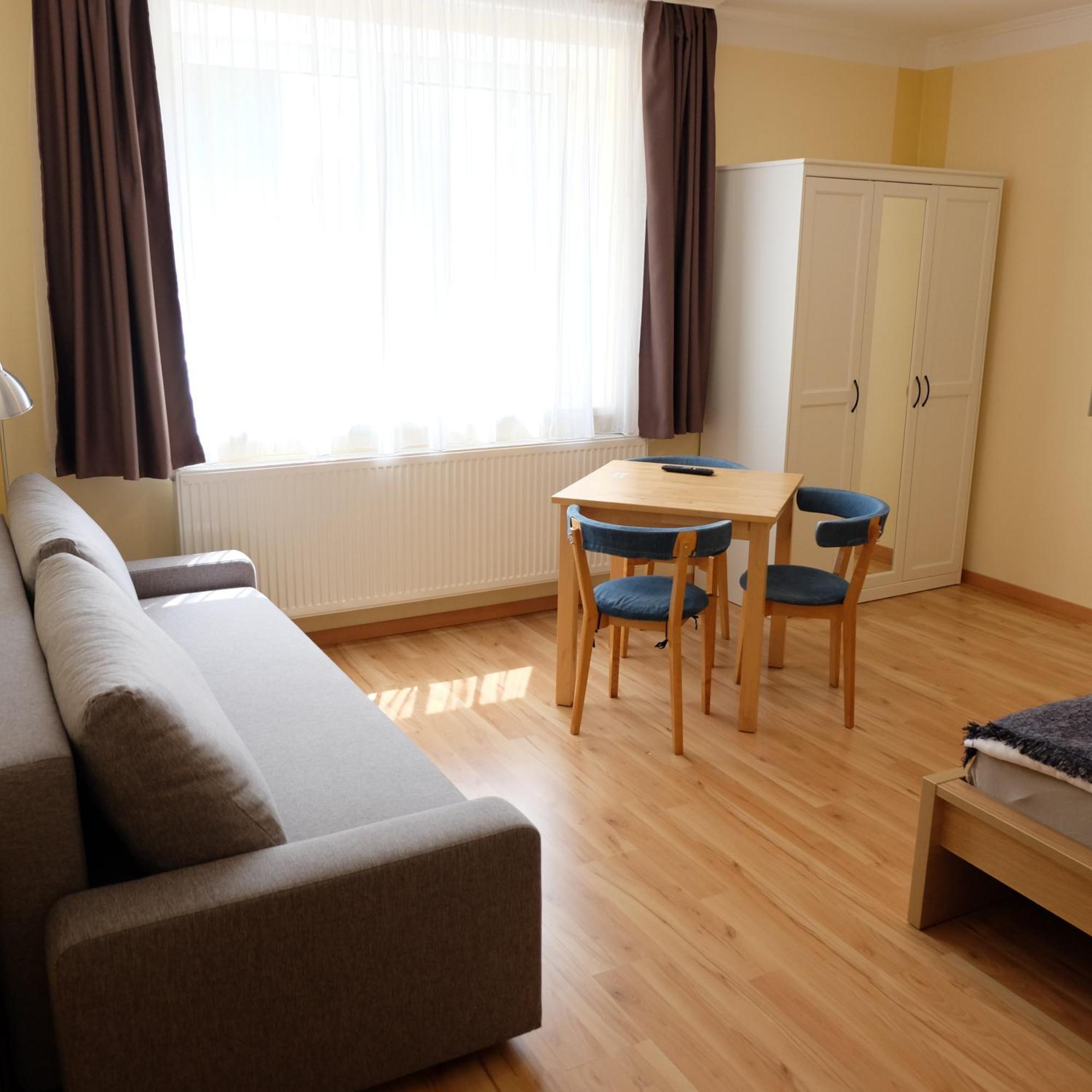 Petoefi Vendeghaz Hotel Егер Екстериор снимка